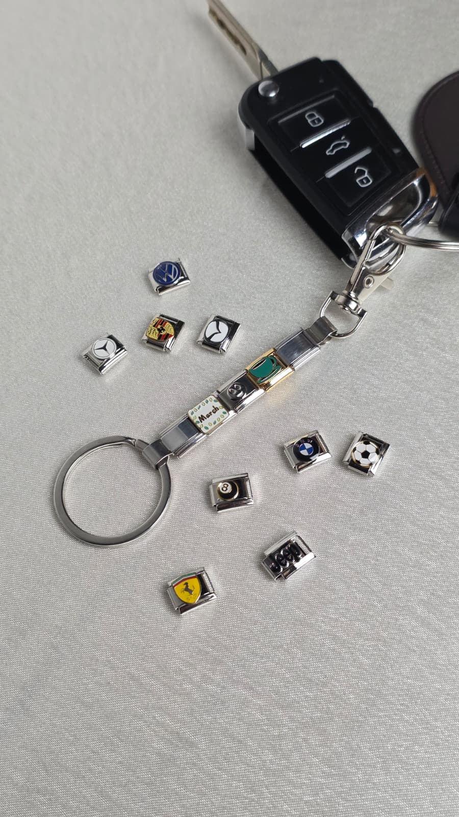 علاقة مفاتيح تشارمز - Charm Keychains